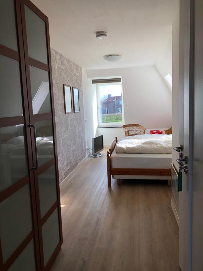 B&B De Gulden Halsband Pingjum Exteriör bild